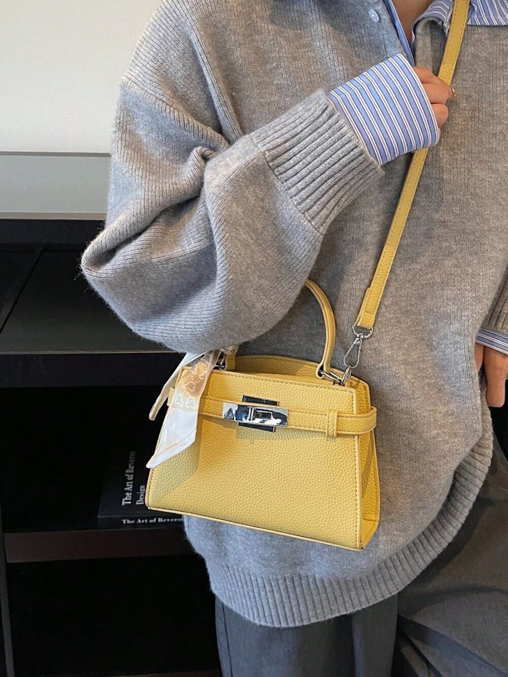 Yellow Modern Women's Shoulder Bag